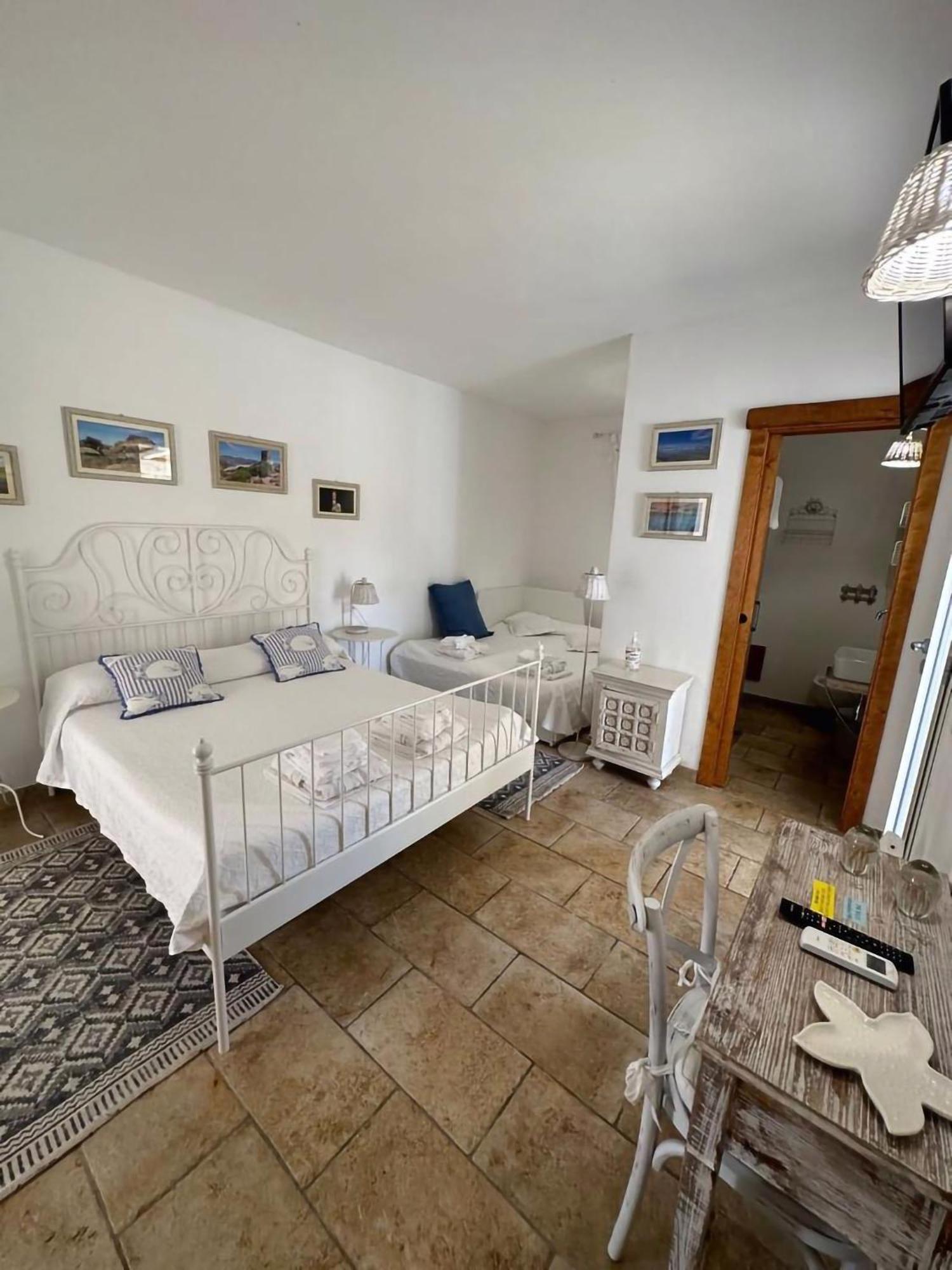 Monti Russu Natural Guest House Aglientu Exterior photo