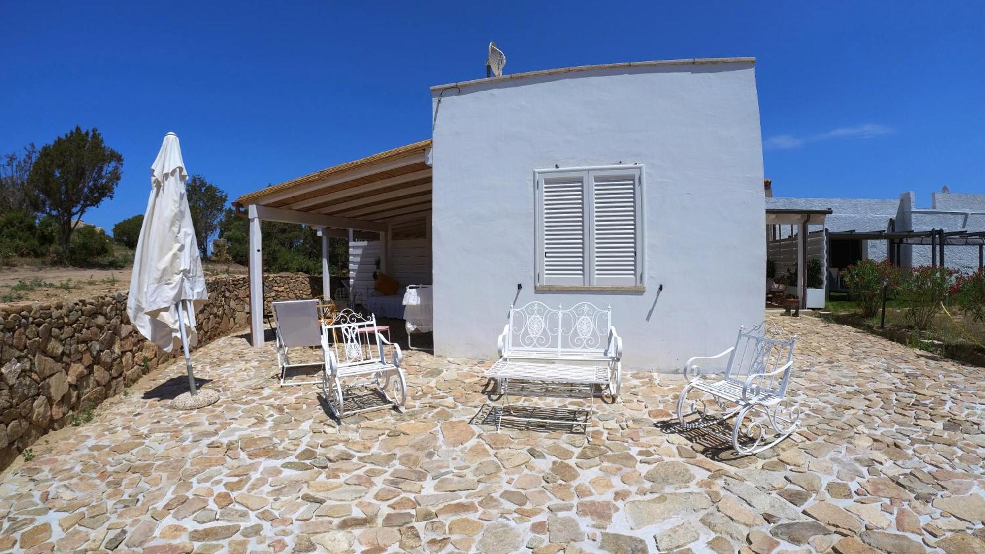 Monti Russu Natural Guest House Aglientu Exterior photo
